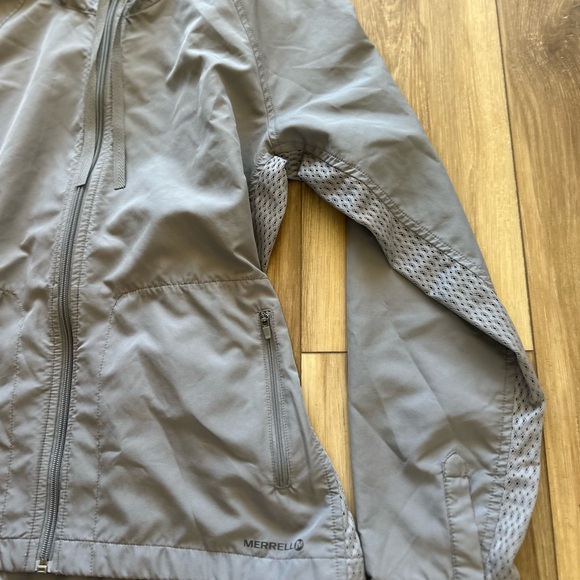 Merrell women’s Gray Hooded full zip Windbreaker Jacket size medium - Picture 2 of 5